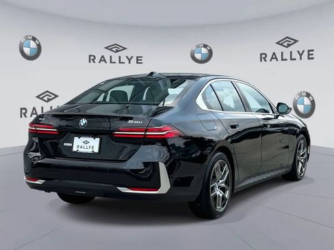 Used 2026 BMW 530i xDrive w/ Premium Package AWD/4WD image 5