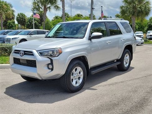 Used 2020 Toyota 4Runner SR5 image 3
