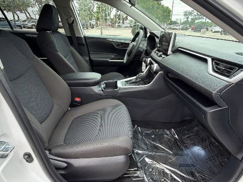 Certified 2025 Toyota RAV4 LE FWD image 39
