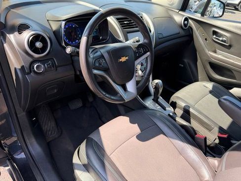 Used 2016 Chevrolet Trax LT w/ LT Sun and Sound Package AWD/4WD image 22