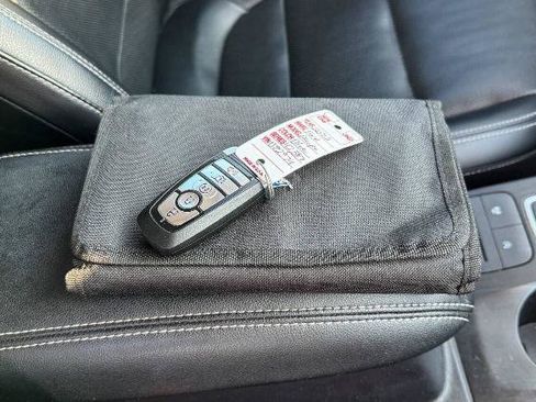 Certified 2022 Ford Escape SEL image 34