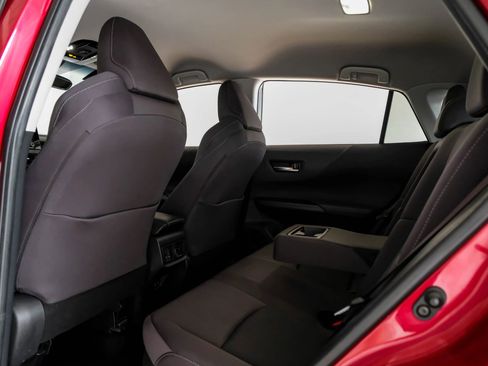 Used 2022 Toyota Venza LE image 44