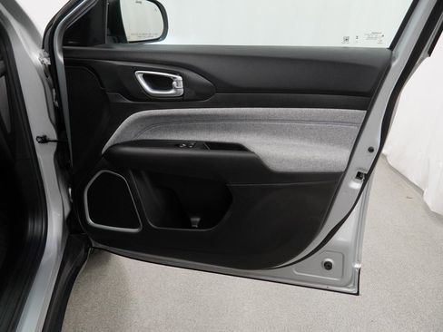 Certified 2025 Jeep Compass Latitude w/ Convenience Group image 47