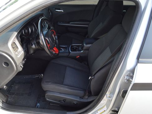 Used 2019 Dodge Charger SXT w/ Driver Confidence Group image 10