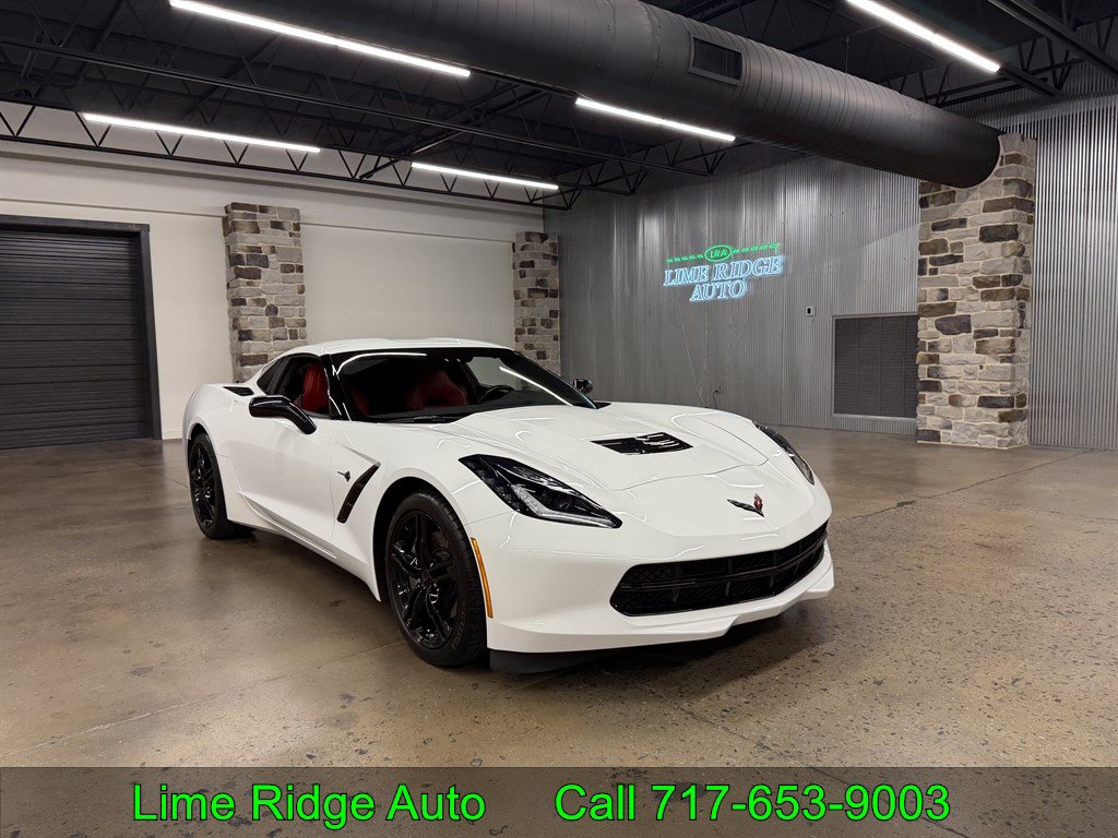 Used 2017 Chevrolet Corvette Stingray Coupe w/ Carbon Flash Badge Package RWD image 1