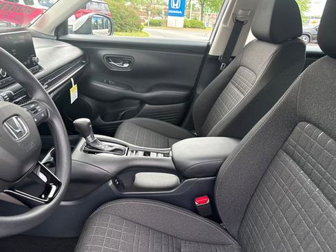 Certified 2025 Honda HR-V LX image 13