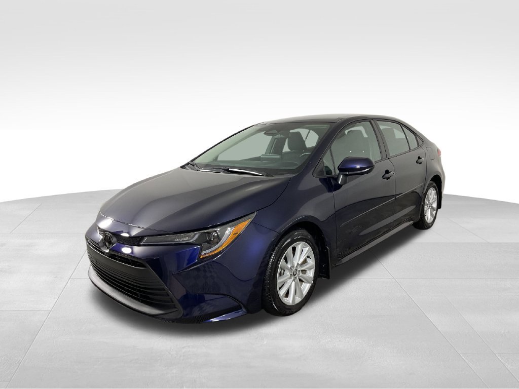 Used 2026 Toyota Corolla LE w/ LE Premium Package FWD image 4