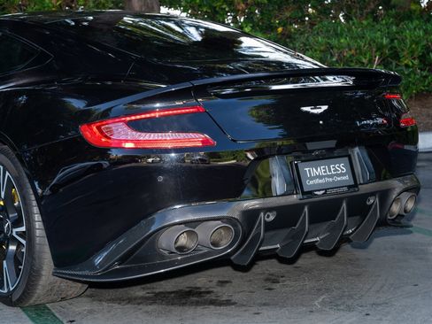 Used 2018 Aston Martin Vanquish S image 24
