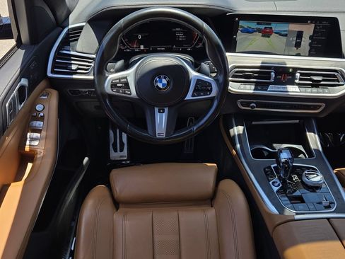 Used 2022 BMW X7 xDrive40i w/ M Sport Package AWD/4WD image 13