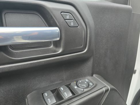 Used 2022 Chevrolet Silverado 1500 Custom image 16