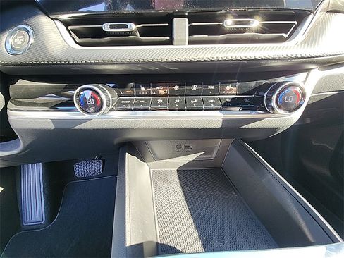 New 2026 Chevrolet Equinox LT w/ Convenience Package II image 23