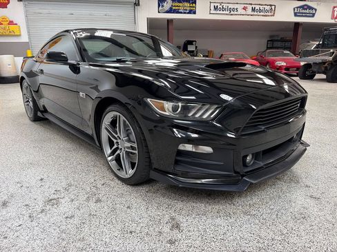 Used 2015 Ford Mustang GT Premium RWD image 11