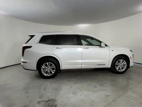 Certified 2024 Cadillac XT6 Luxury FWD image 9