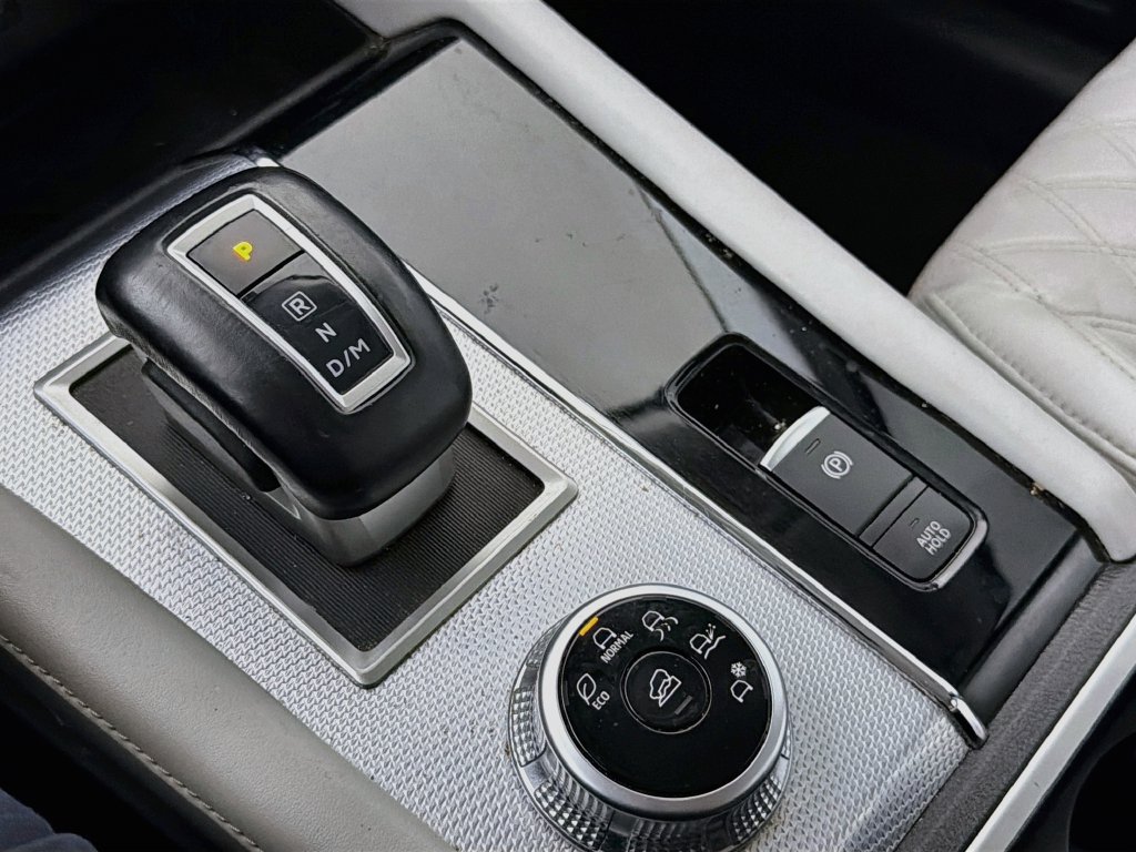Used 2023 Mitsubishi Outlander SEL FWD image 16