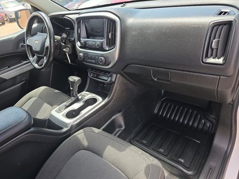 Used 2020 Chevrolet Colorado LT w/ Safety Package image 19