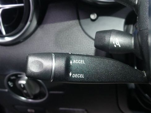 Used 2014 Mercedes-Benz SLK 250 image 30