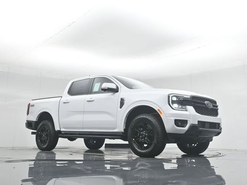 New 2025 Ford Ranger Lariat w/ FX4 Off-Road Package image 3