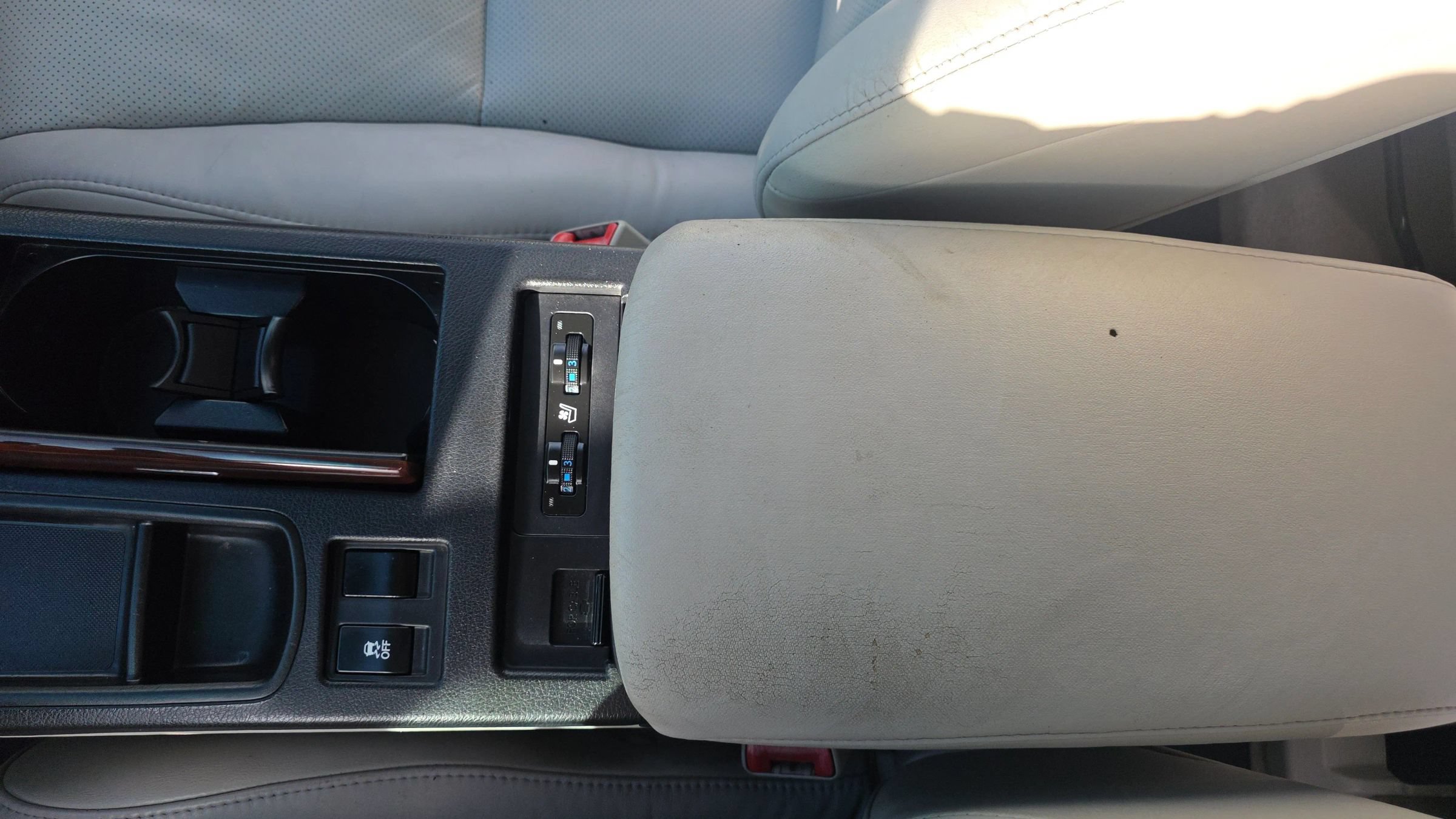 Used 2011 Lexus RX 350 2WD w/ Premium Pkg image 19