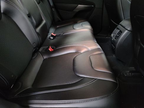 Used 2019 Jeep Cherokee Latitude Plus image 22