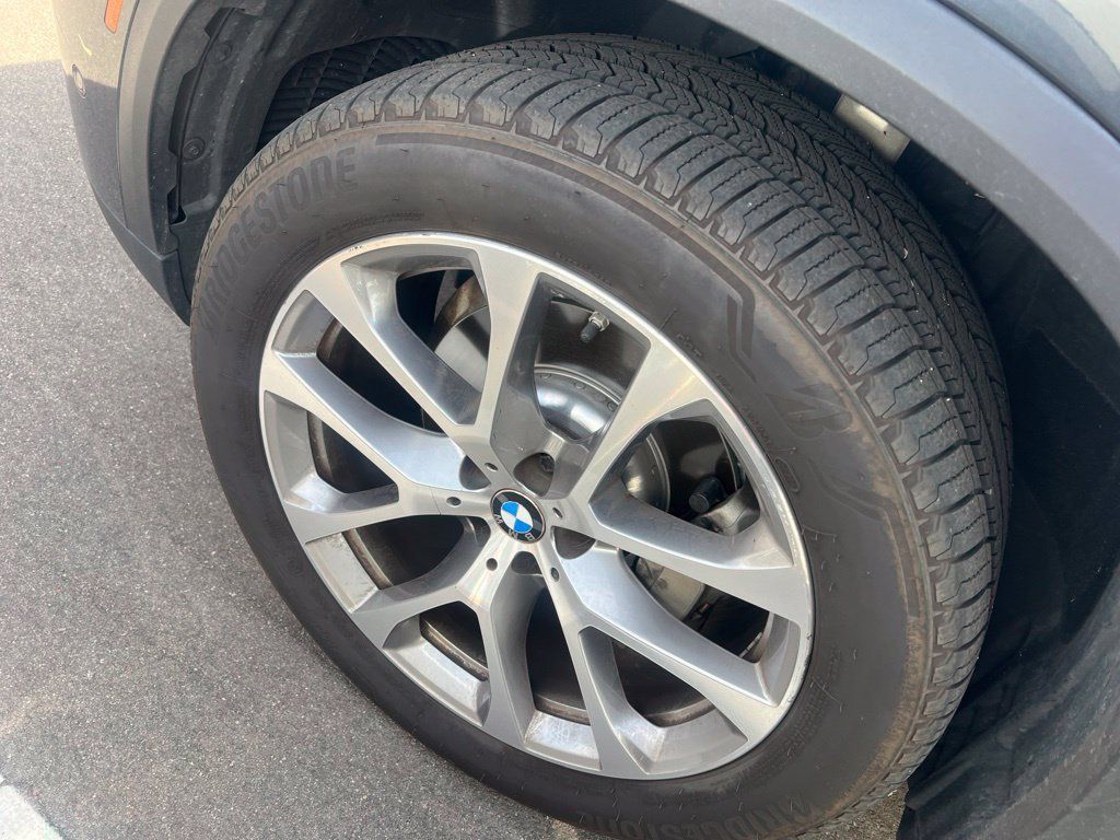 Used 2021 BMW X5 sDrive40i w/ Convenience Package RWD image 16
