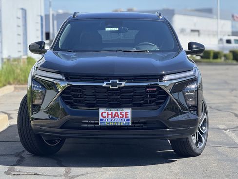 New 2026 Chevrolet Trax RS w/ Driver Confidence Package image 2