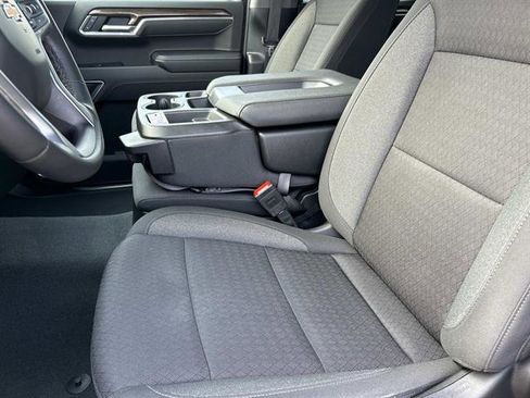 Used 2025 Chevrolet Silverado 1500 LT image 24
