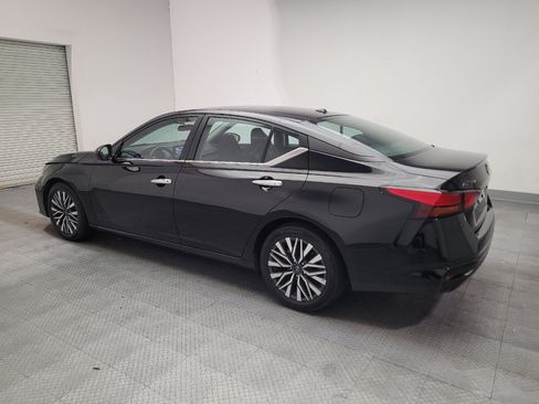 Used 2025 Nissan Altima 2.5 SV FWD image 3