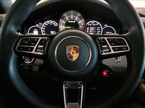Used 2023 Porsche Cayenne Turbo S image 18