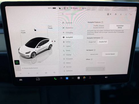 Used 2023 Tesla Model 3 Standard Range image 14