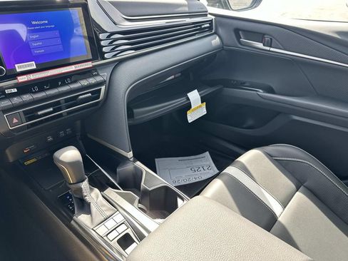New 2026 Toyota Camry SE FWD image 32