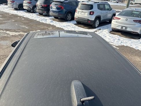 Used 2016 Chevrolet Sonic LT w/ Fun and Sun Package image 5