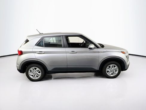 Used 2023 Hyundai Venue SE w/ Cargo Package FWD image 4