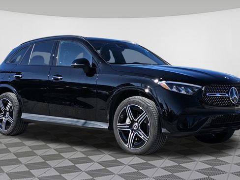 Used 2025 Mercedes-Benz GLC 300 4MATIC image 1