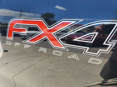 Used 2014 Ford F150 FX4 w/ Equipment Group 402A Luxury AWD/4WD image 17