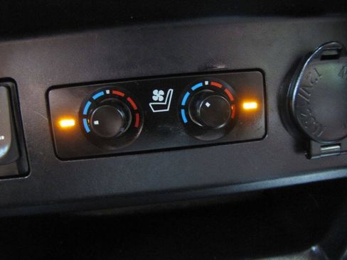 Used 2015 Toyota 4Runner Limited AWD/4WD image 40