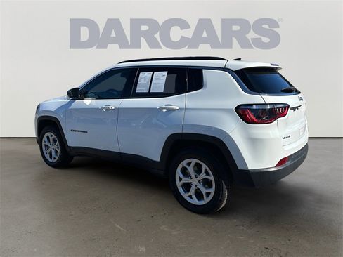 Used 2024 Jeep Compass Latitude image 5