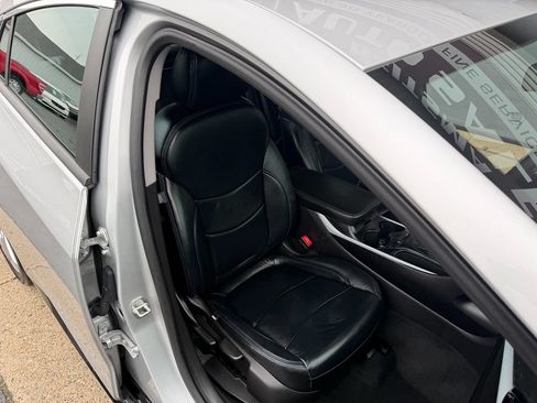 Used 2017 Chevrolet Volt LT FWD image 31