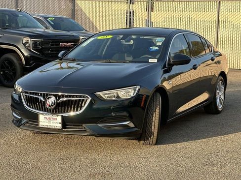 Used 2018 Buick Regal Preferred image 8