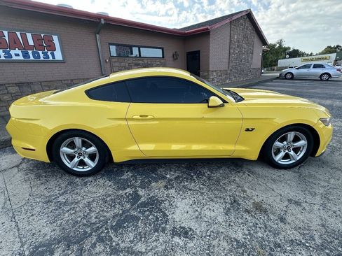 Used 2017 Ford Mustang Coupe RWD image 8