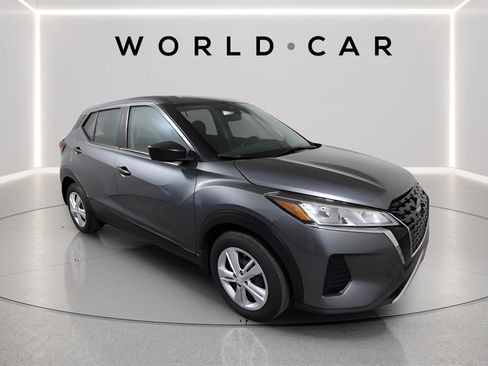 Used 2024 Nissan Kicks S image 1