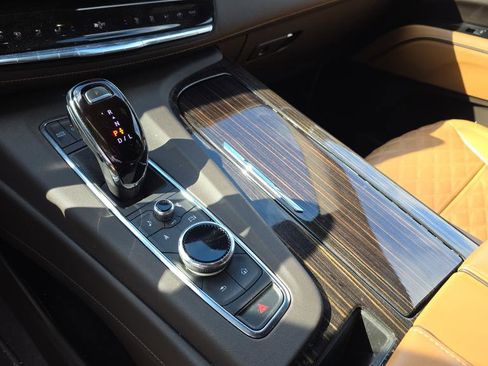 Certified 2022 Cadillac Escalade ESV Premium Luxury w/ LPO, Illumination Package image 23