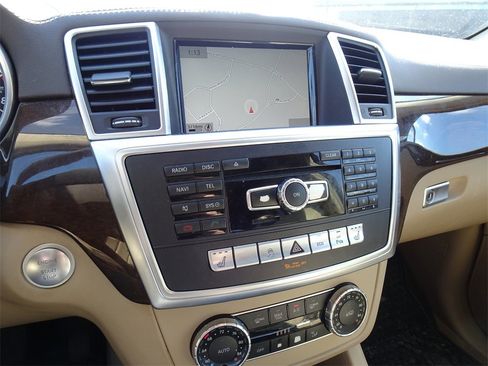 Used 2016 Mercedes-Benz GL 450 4MATIC image 12