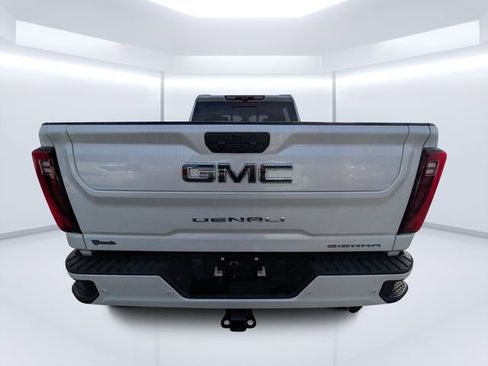 Used 2024 GMC Sierra 3500 Denali Ultimate image 4