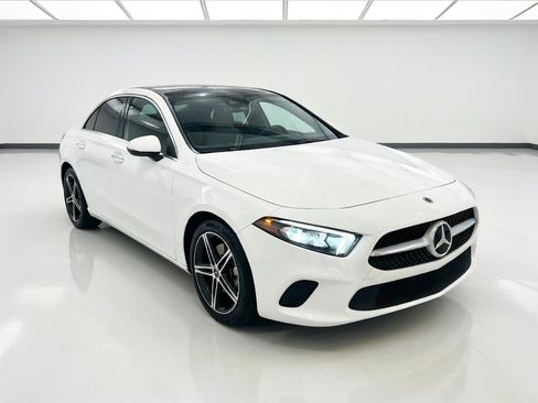 Used 2022 Mercedes-Benz A 220 image 3