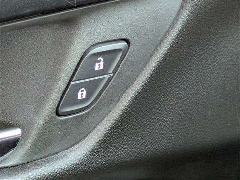 Used 2024 Chevrolet TrailBlazer RS w/ Convenience Package AWD/4WD image 25