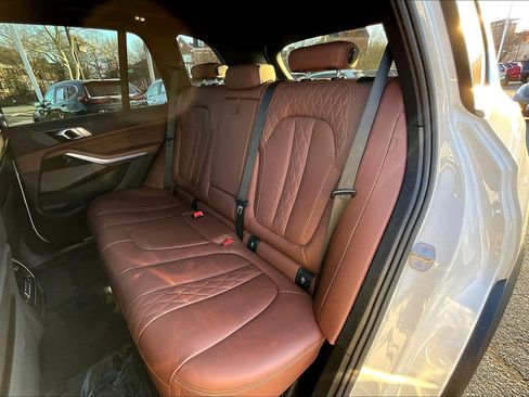 Used 2025 BMW X5 xDrive50e image 28