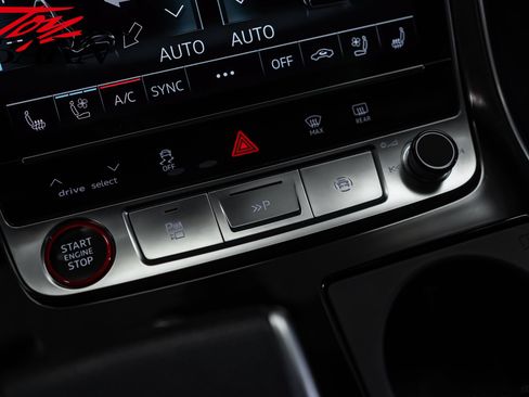 Used 2024 Audi SQ8 Prestige AWD/4WD image 41