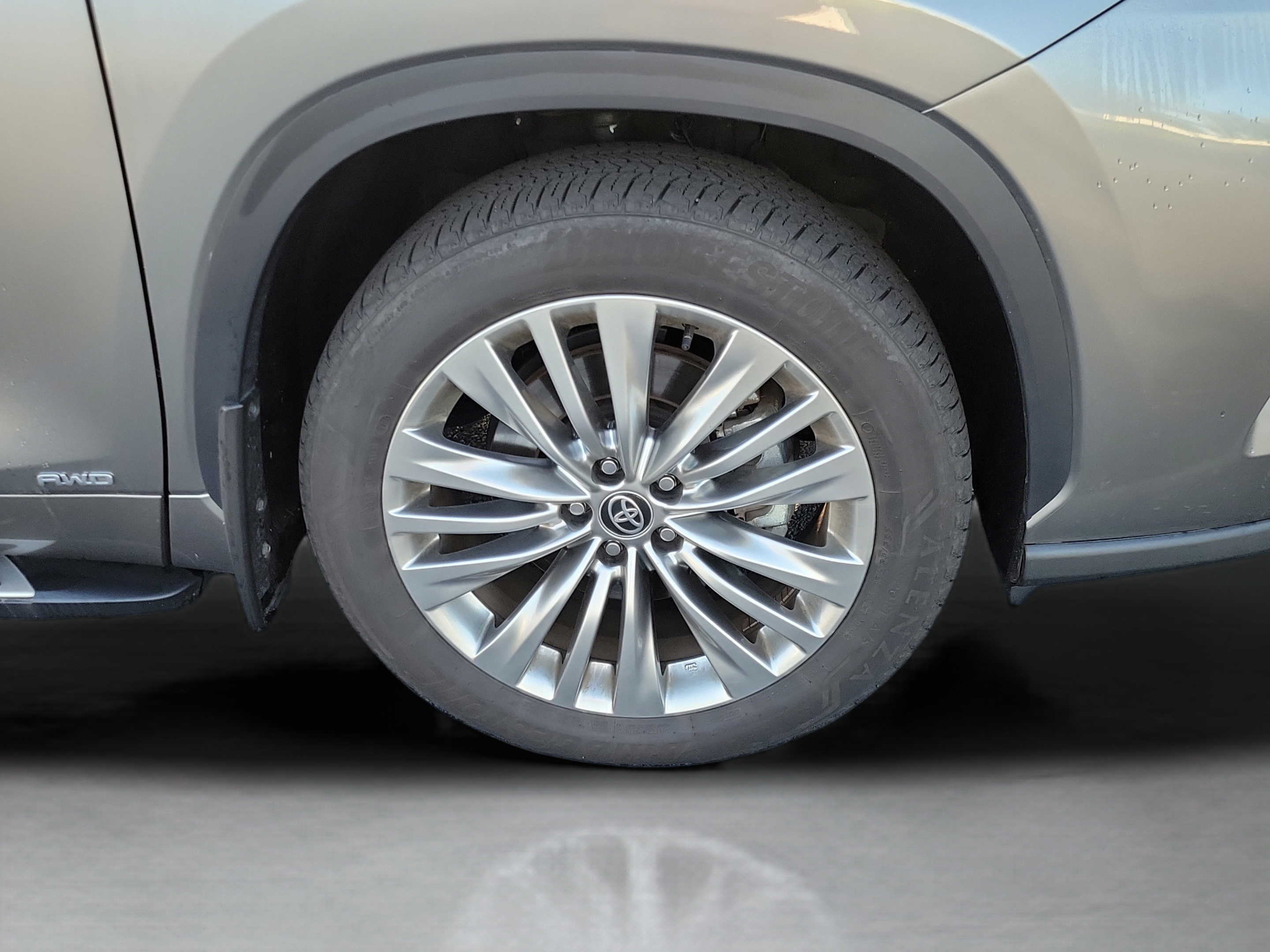 Certified 2026 Toyota Highlander Platinum AWD/4WD image 14