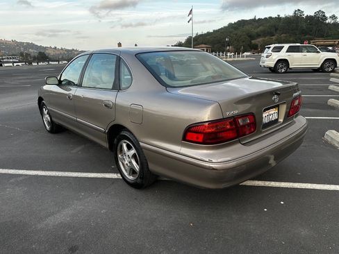 Used 1998 Toyota Avalon XLS image 8