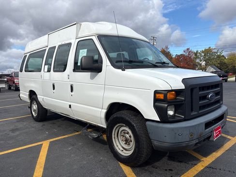 Used 2013 Ford E-350 and Econoline 350 Extended Super Duty w/ PWR Group image 4